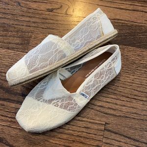 Toms Ivory/Cream Lace Flats 5W - NBW